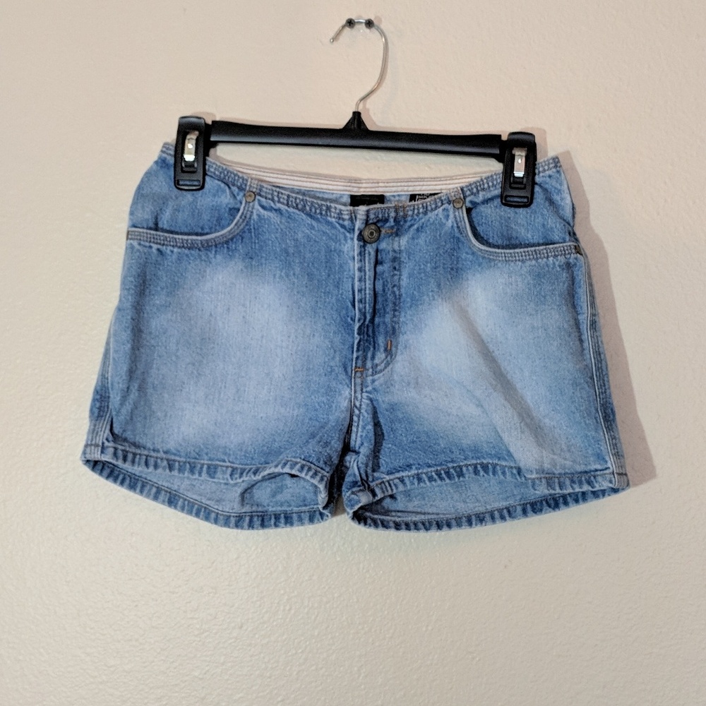 Low Rise Faded Jean Shorts size 3